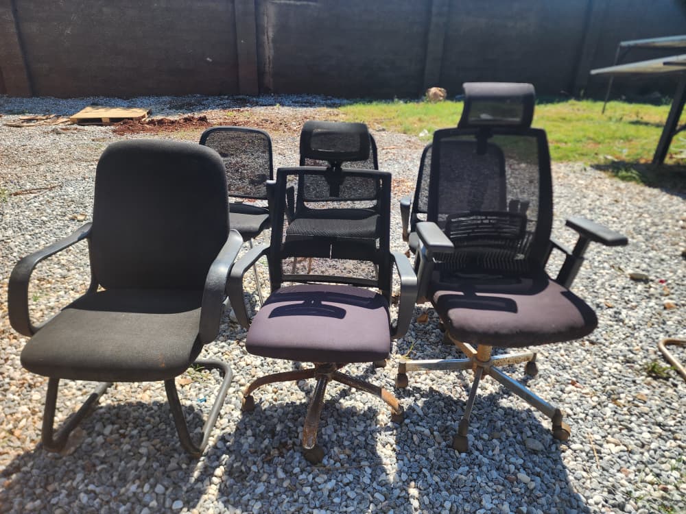 swivel low chair 2